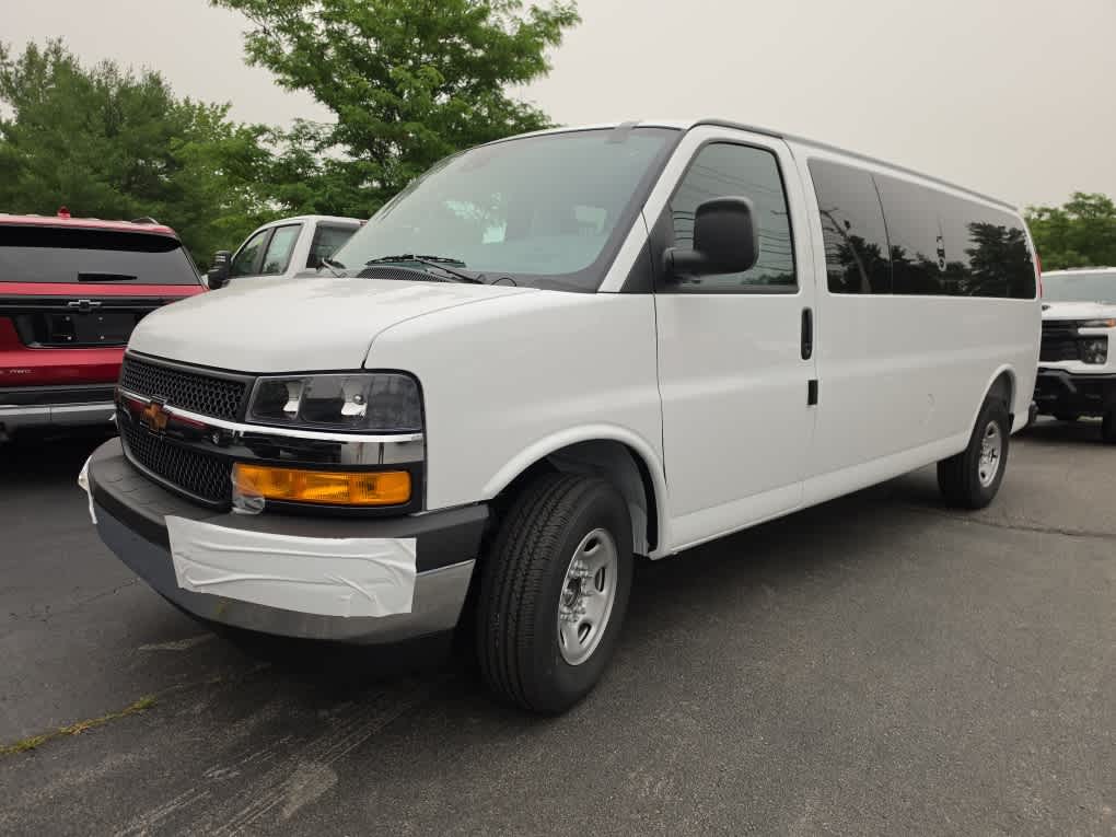 2026 Chevrolet Express Passenger LT