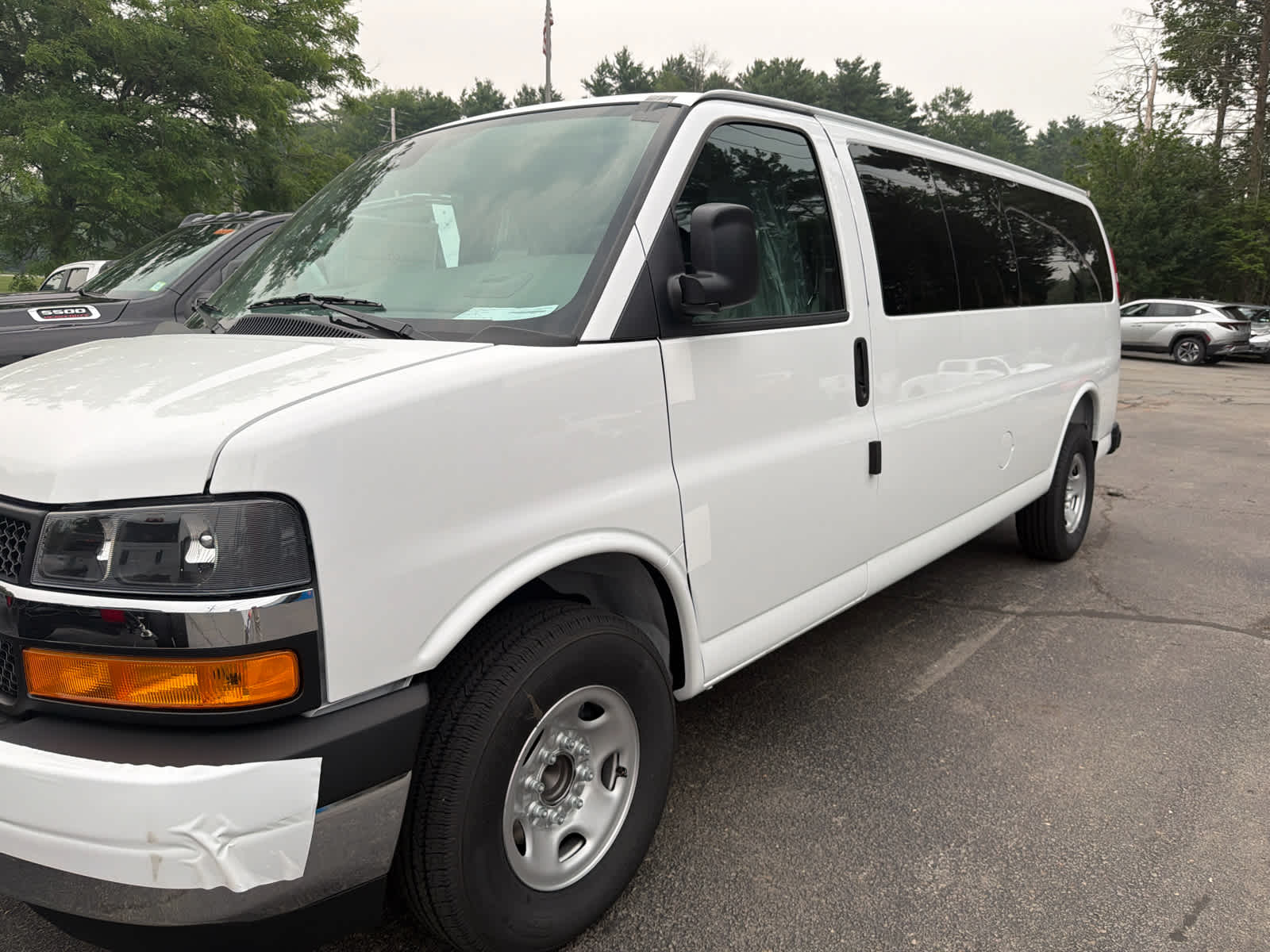 2026 Chevrolet Express Passenger LT