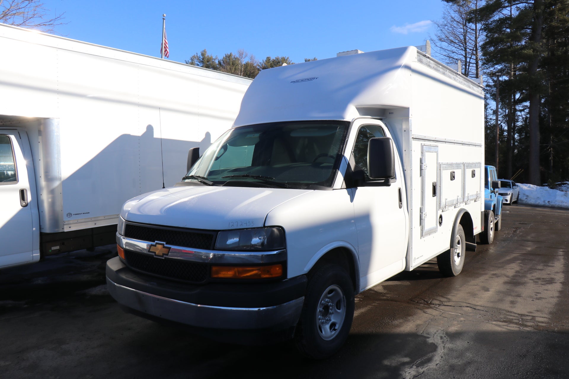 2025 Chevrolet Express Cutaway 3500 1WT