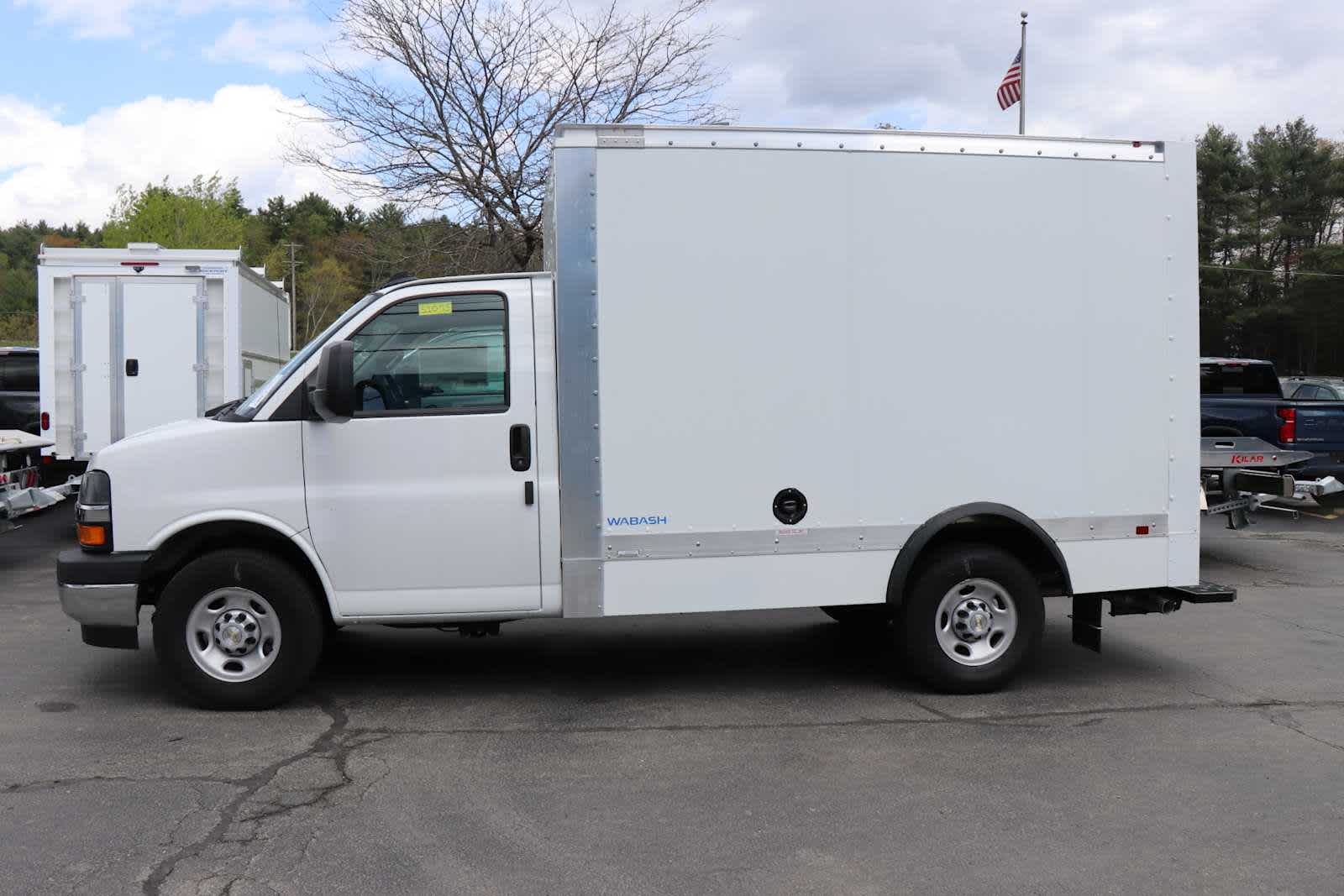 2025 Chevrolet Express Cutaway 3500 1WT