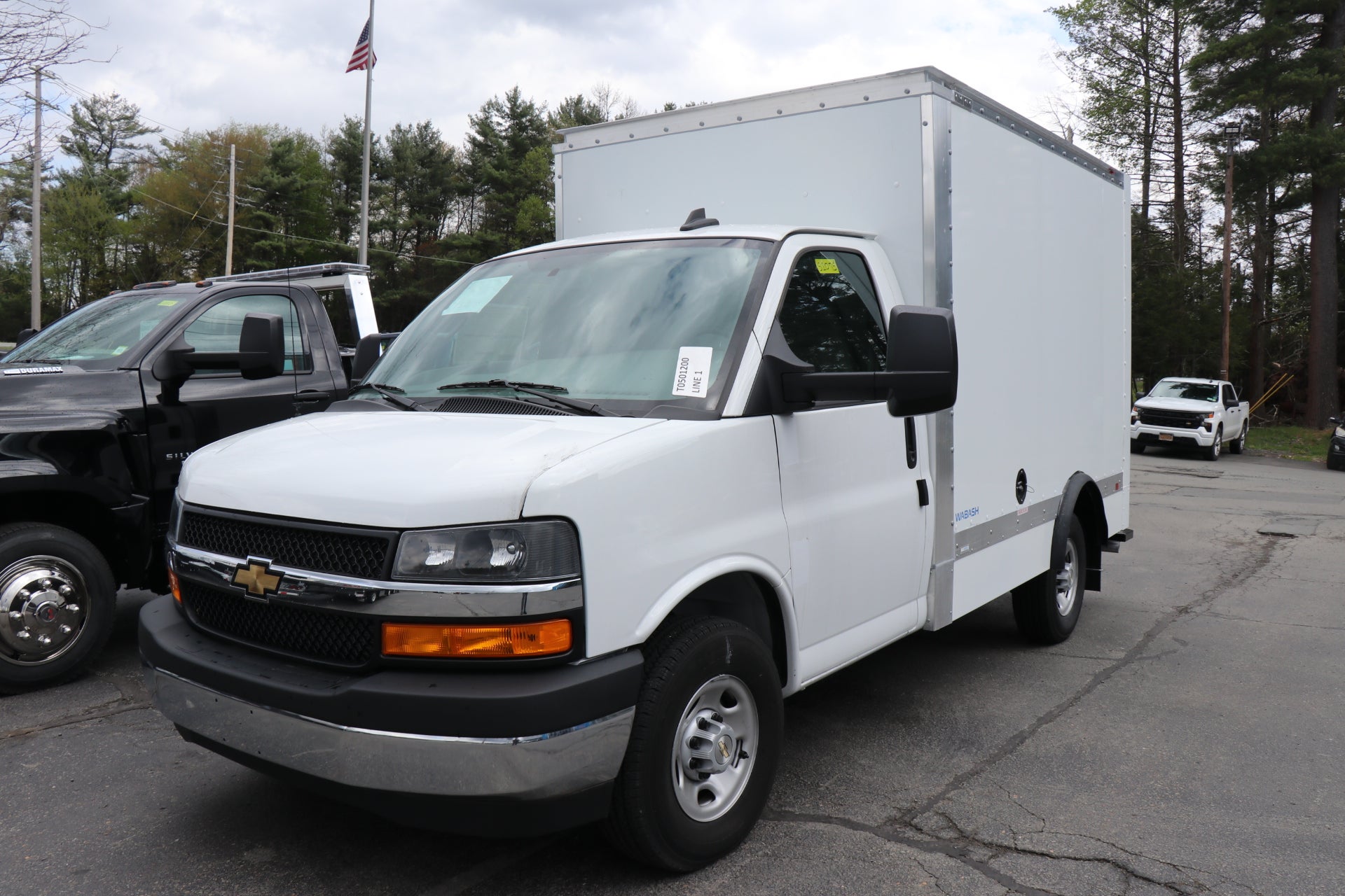 2025 Chevrolet Express Cutaway 3500 1WT