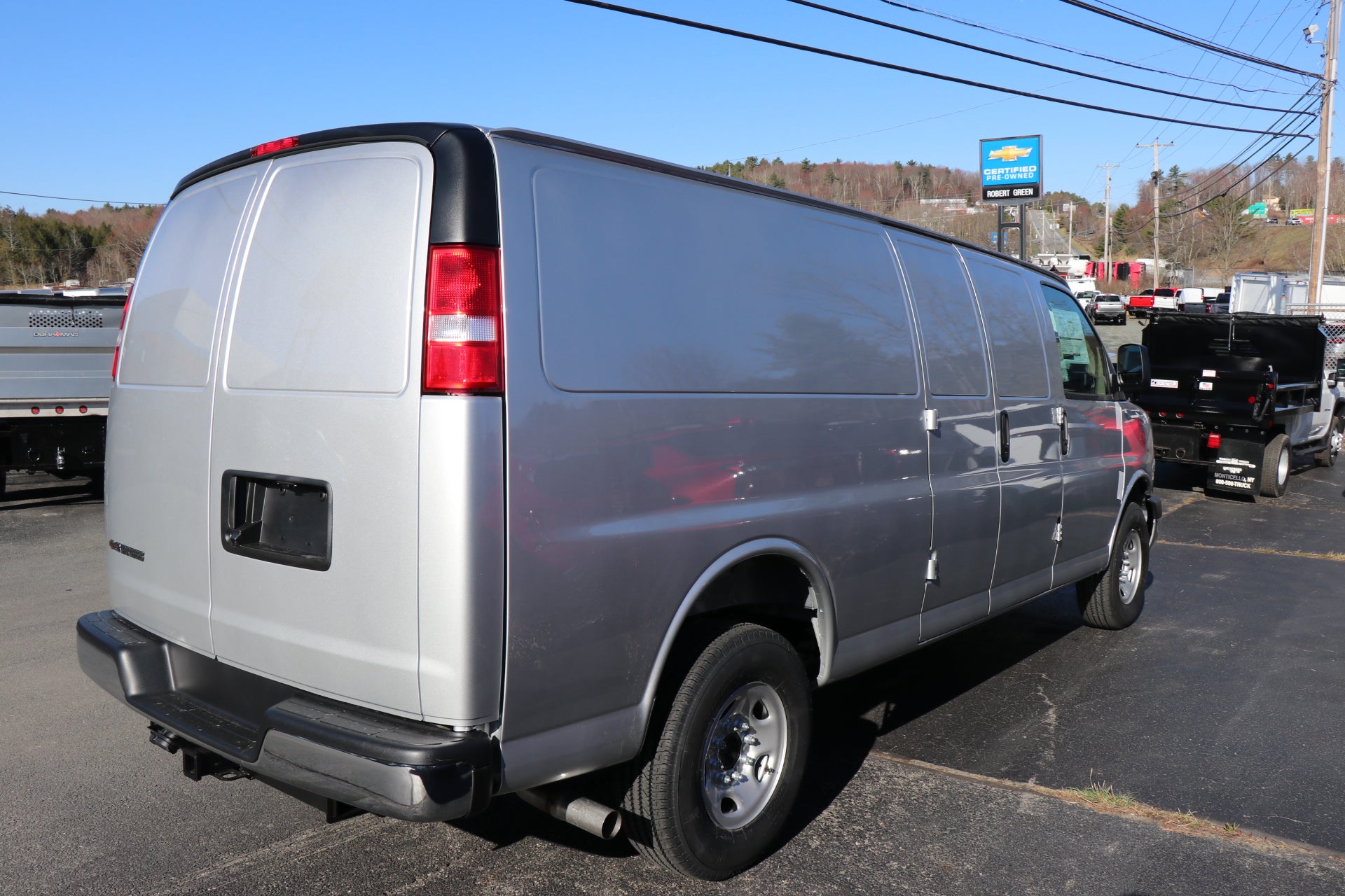 2026 Chevrolet Express Cargo 1WT