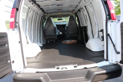 2025 Chevrolet Express Cargo 3500 WT