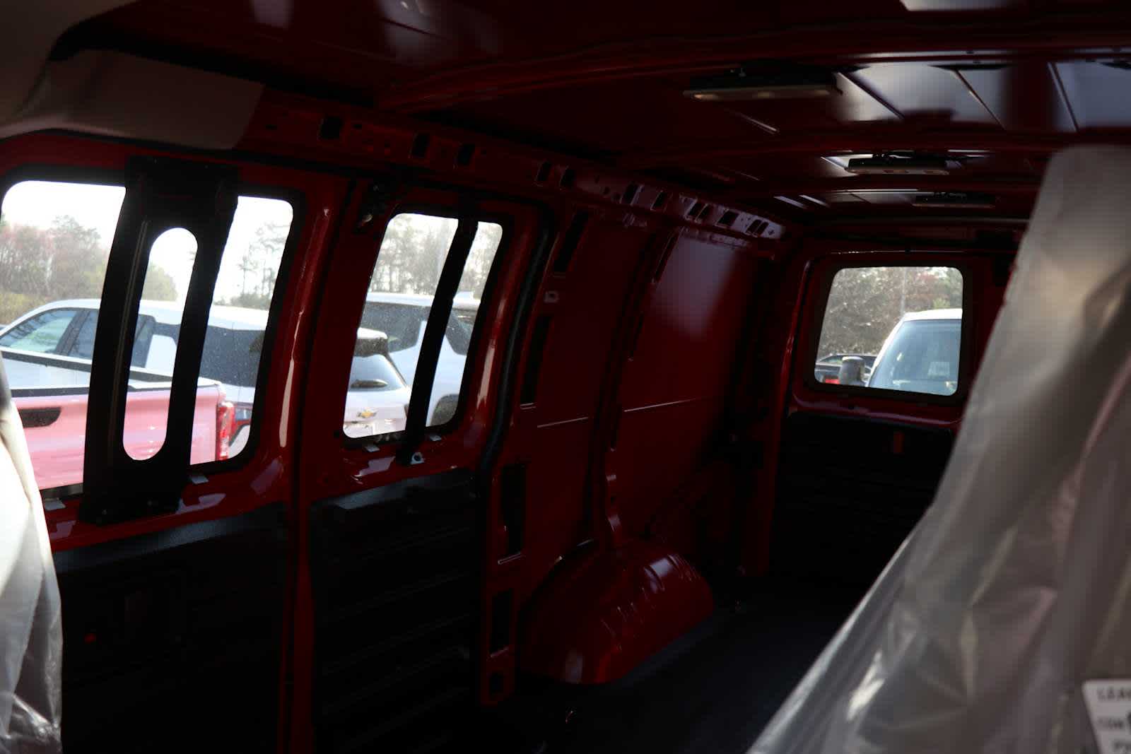 2025 Chevrolet Express Cargo 3500 WT