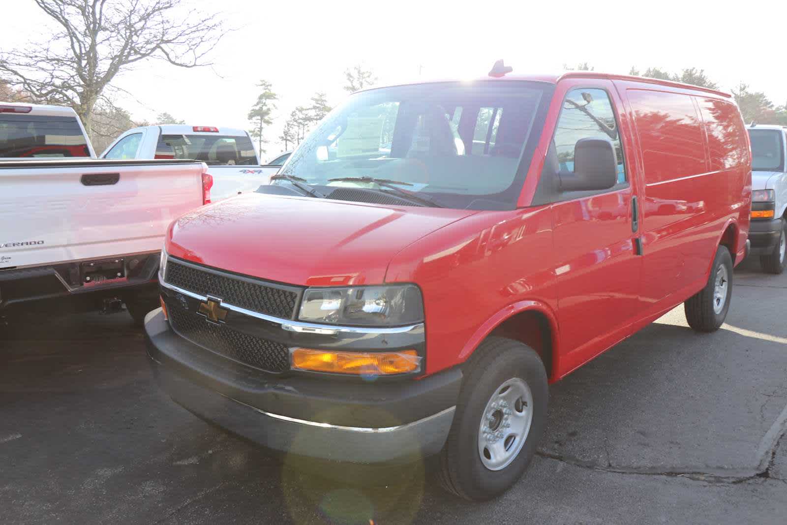 2025 Chevrolet Express Cargo 3500 WT