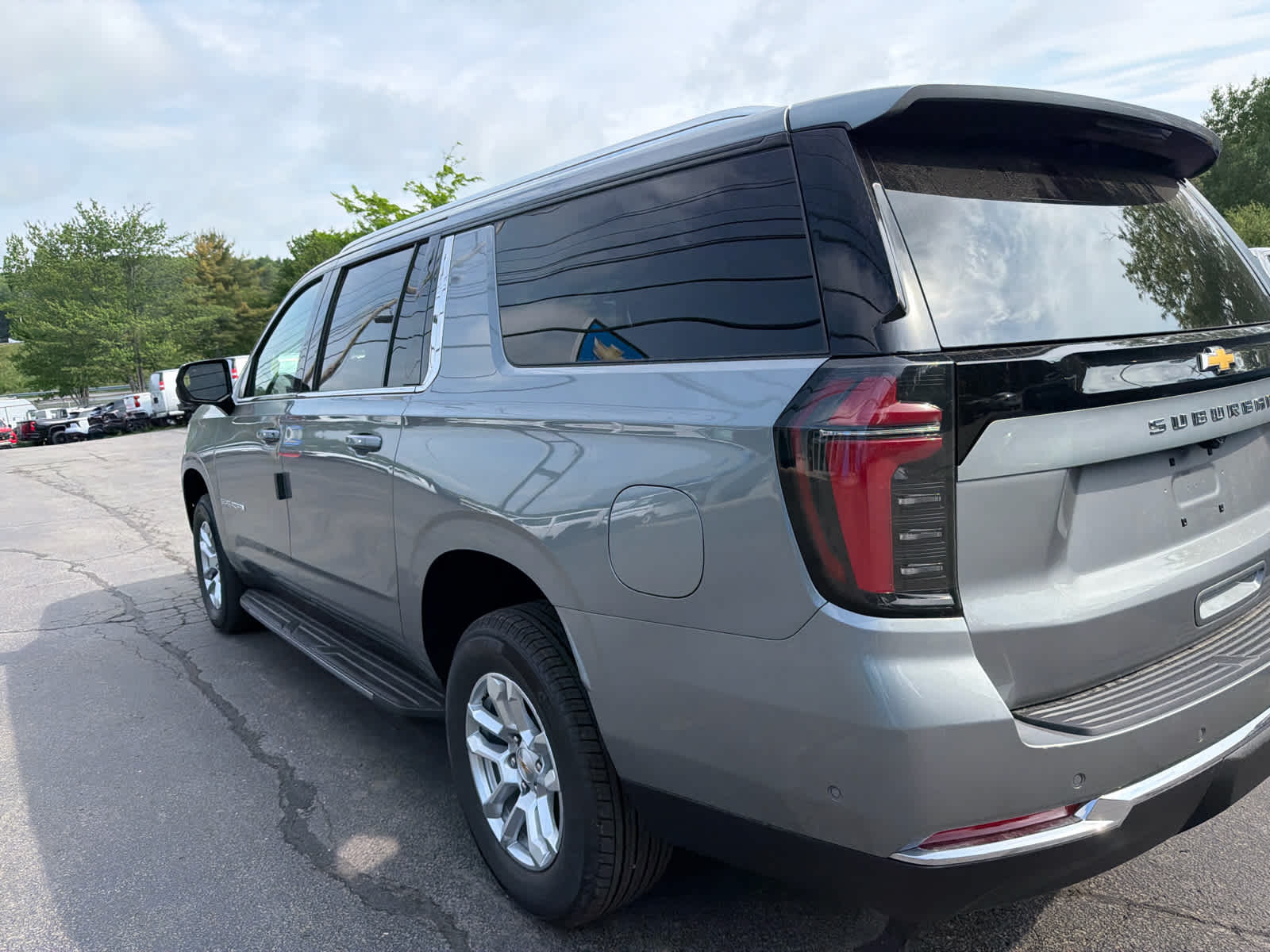 2026 Chevrolet Suburban LT