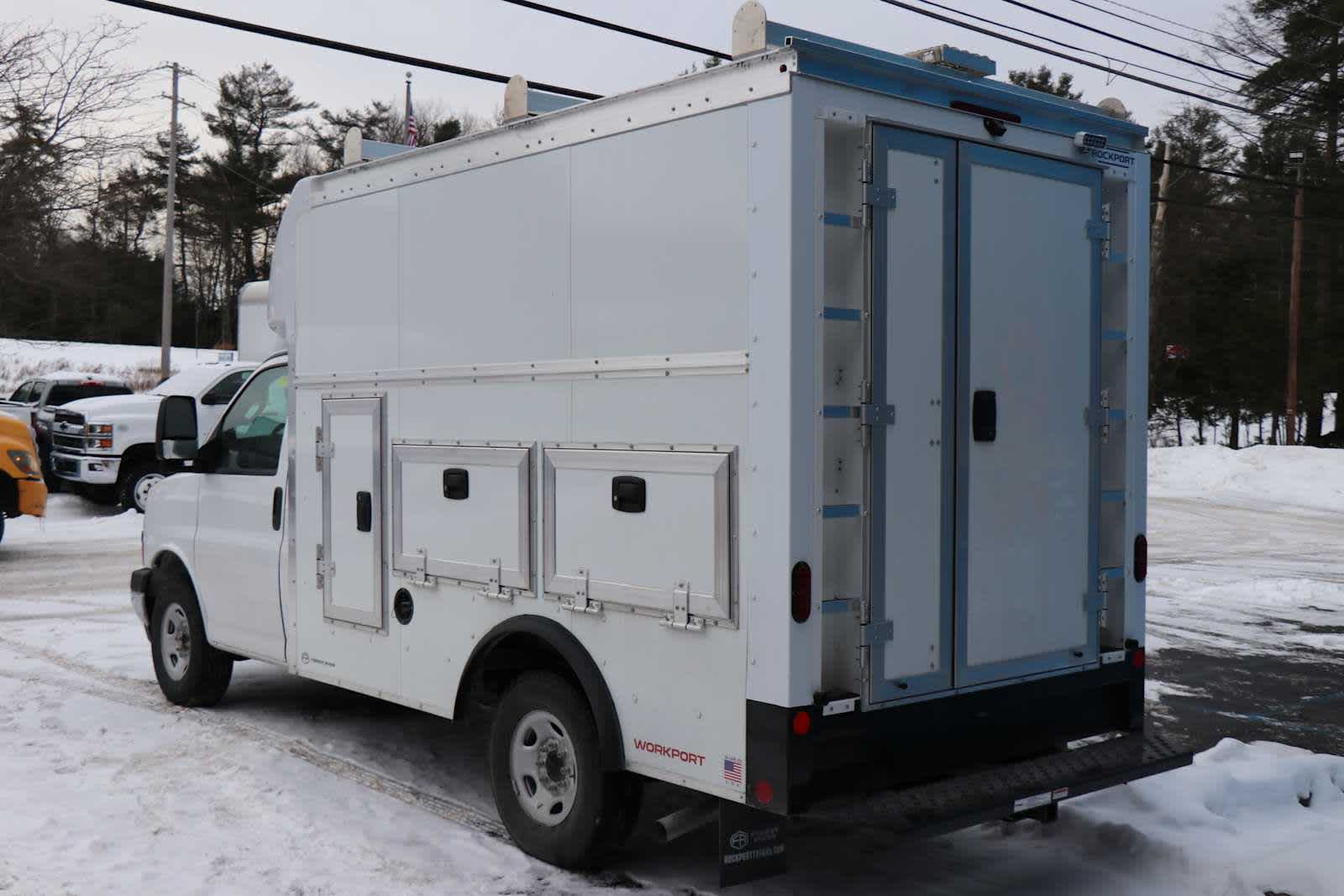 2026 Chevrolet Express Cutaway 3500 1WT