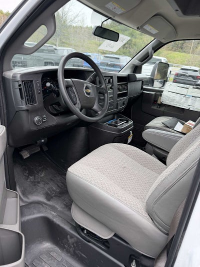 2025 Chevrolet Express Cutaway 3500 1WT
