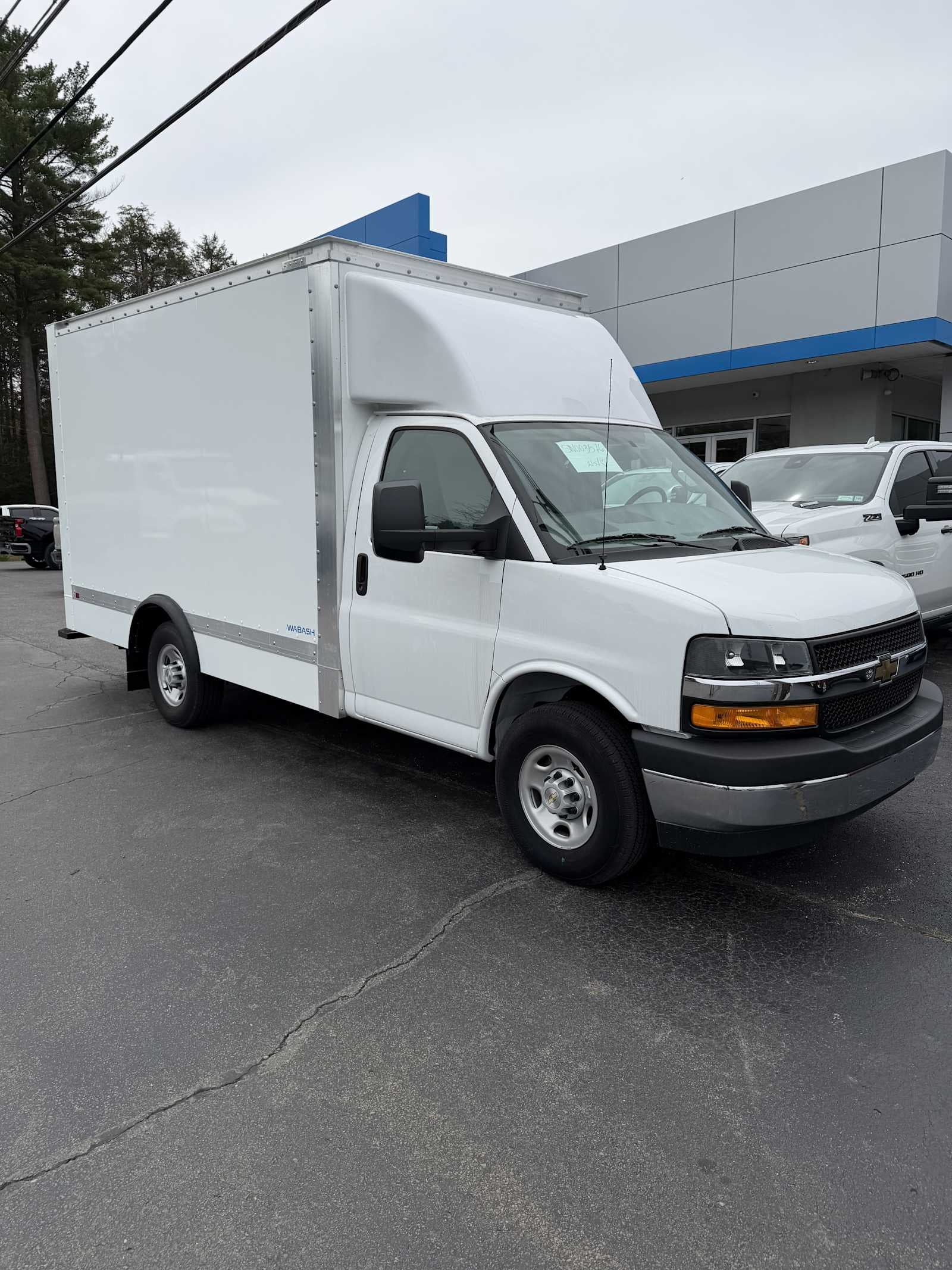 2025 Chevrolet Express Cutaway 3500 1WT