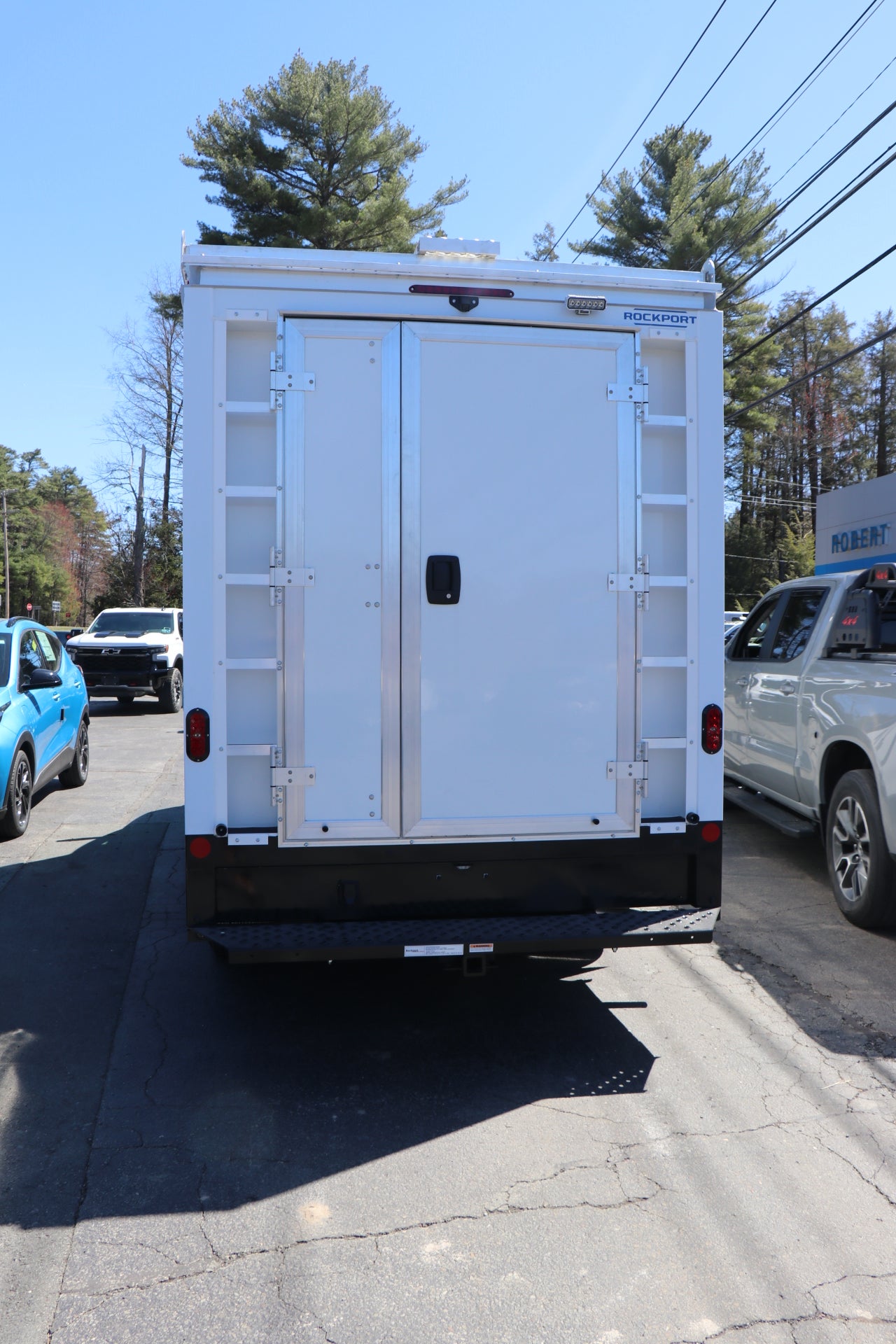 2026 Chevrolet Express Cutaway 3500 1WT