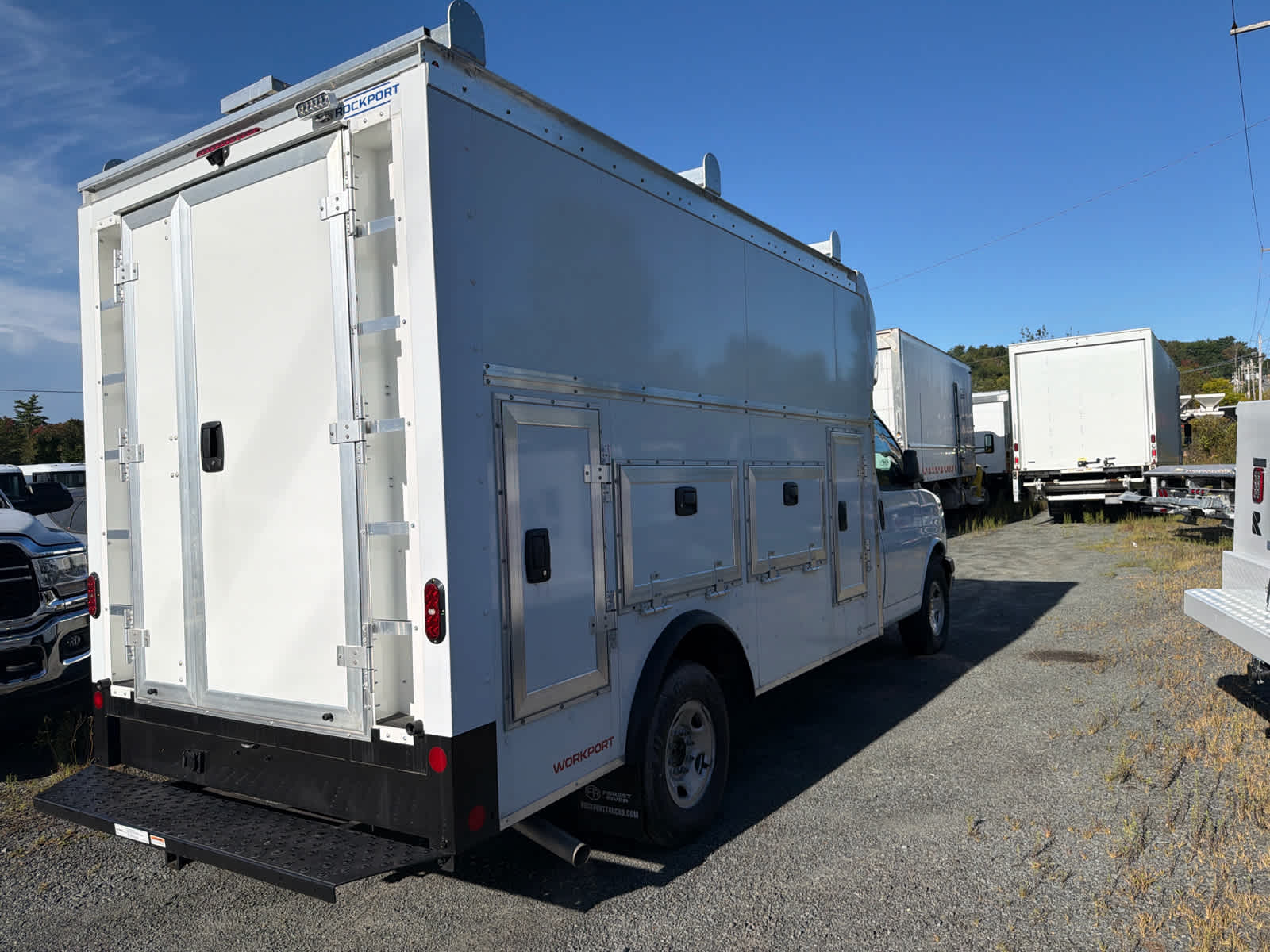 2026 Chevrolet Express Cutaway 3500 1WT