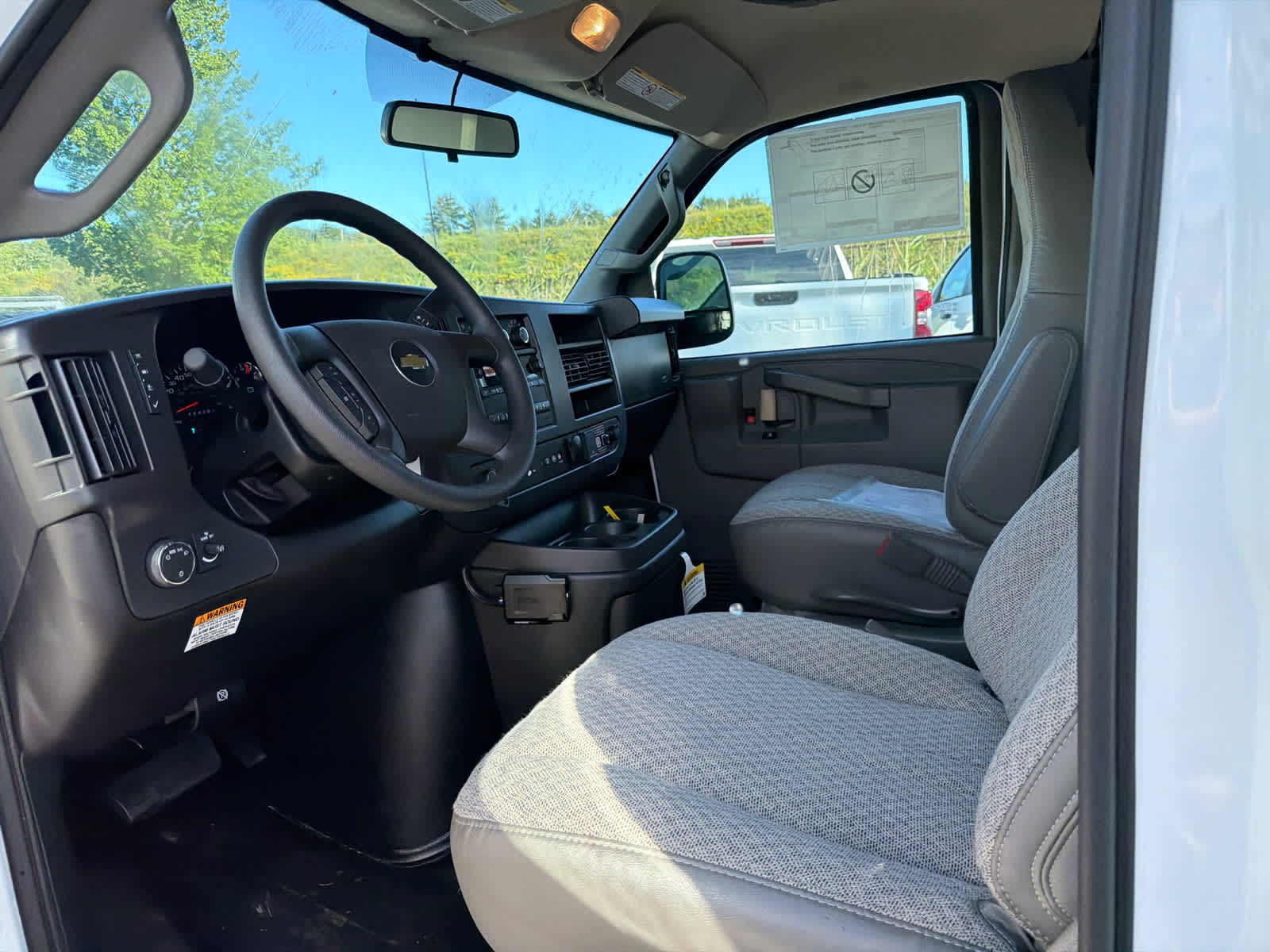 2026 Chevrolet Express Cutaway 3500 1WT