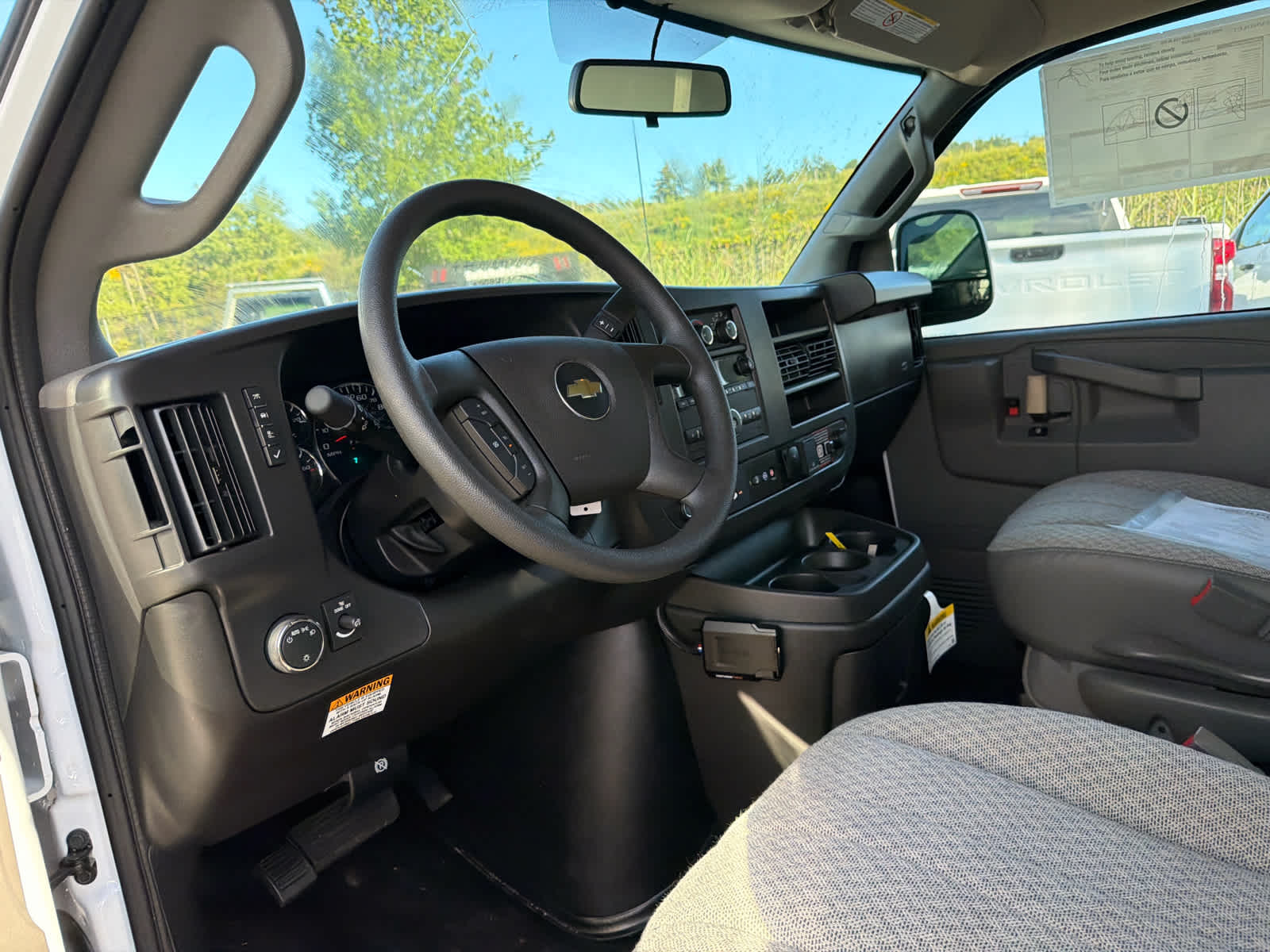 2026 Chevrolet Express Cutaway 3500 1WT