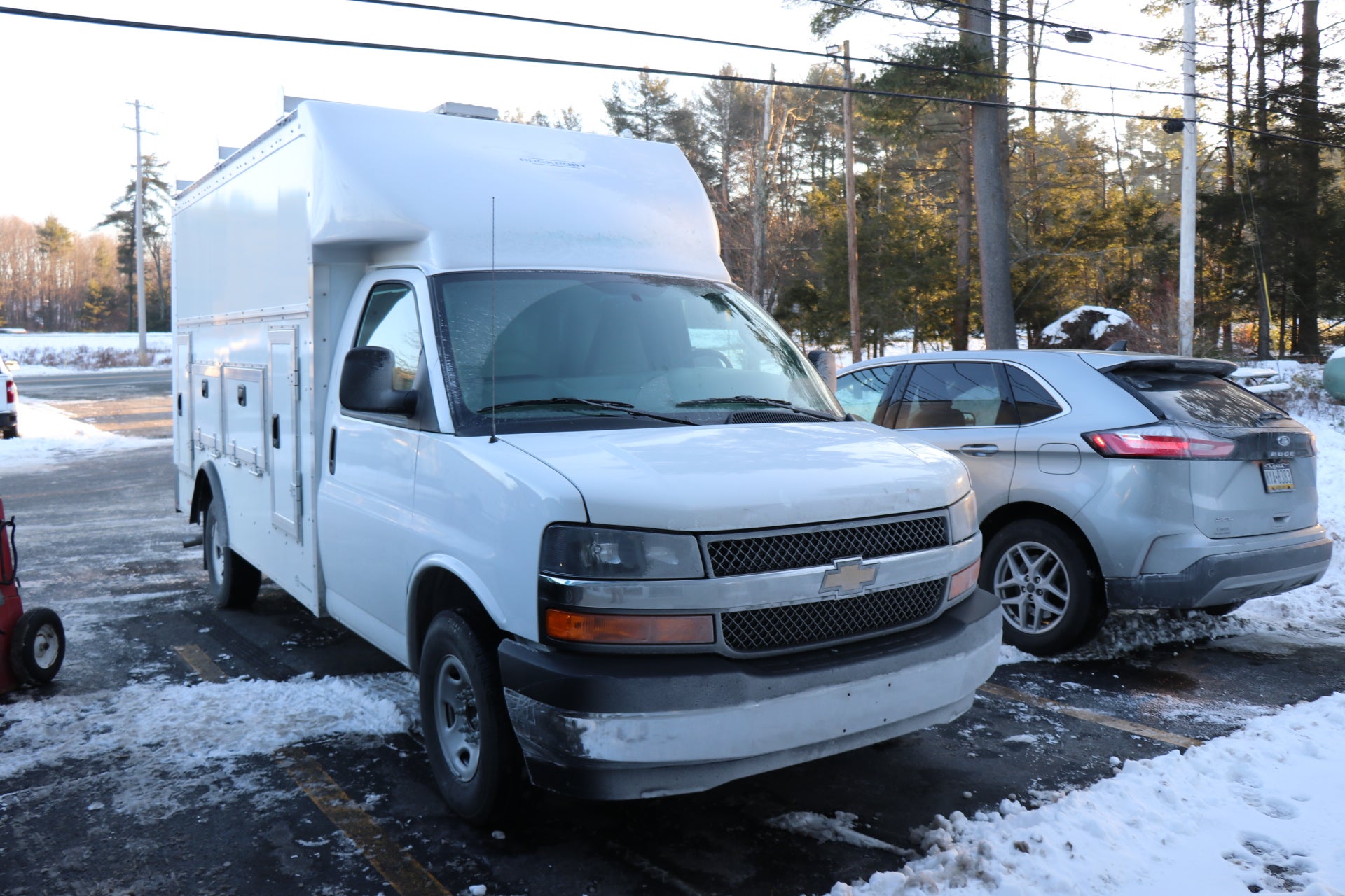 2026 Chevrolet Express Cutaway 3500 1WT