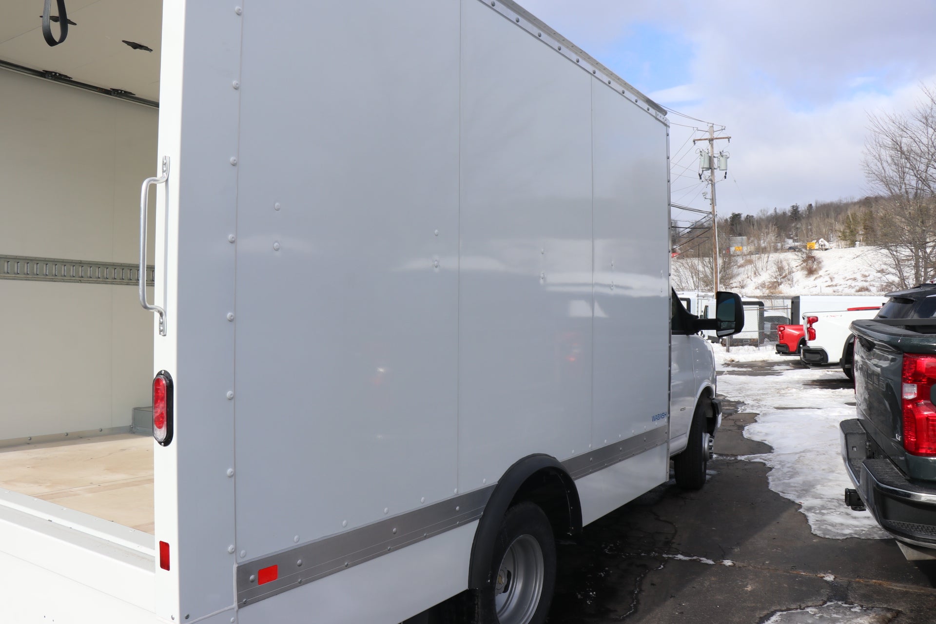 2024 Chevrolet Express Cutaway 3500 1WT