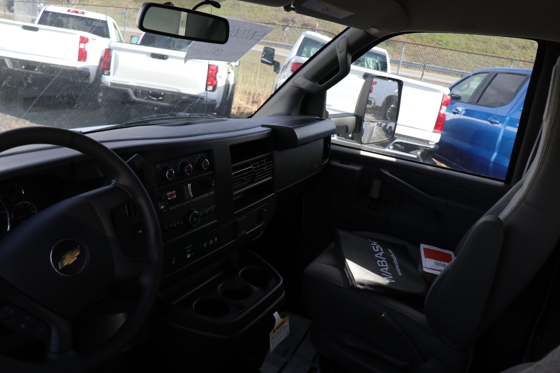 2025 Chevrolet Express Cutaway 3500 1WT