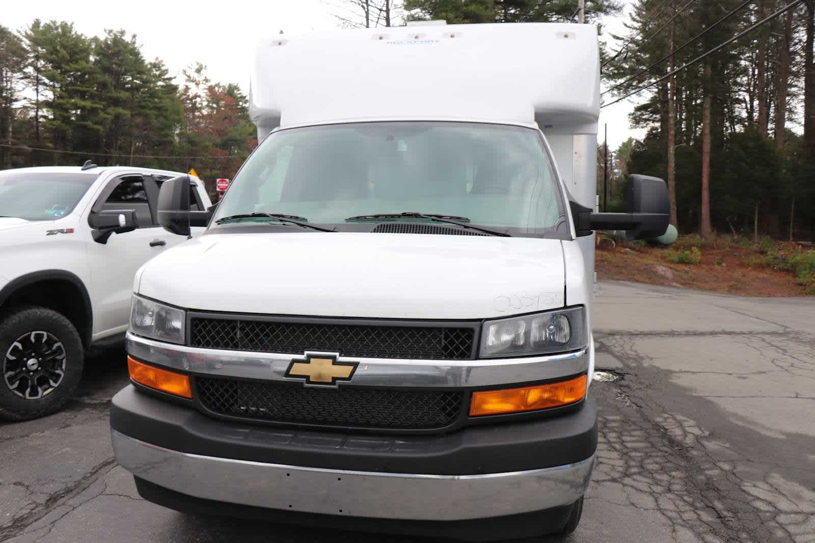 2026 Chevrolet Express Cutaway 4500 2WT