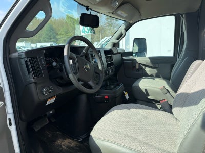 2025 Chevrolet Express Cutaway 4500 2WT