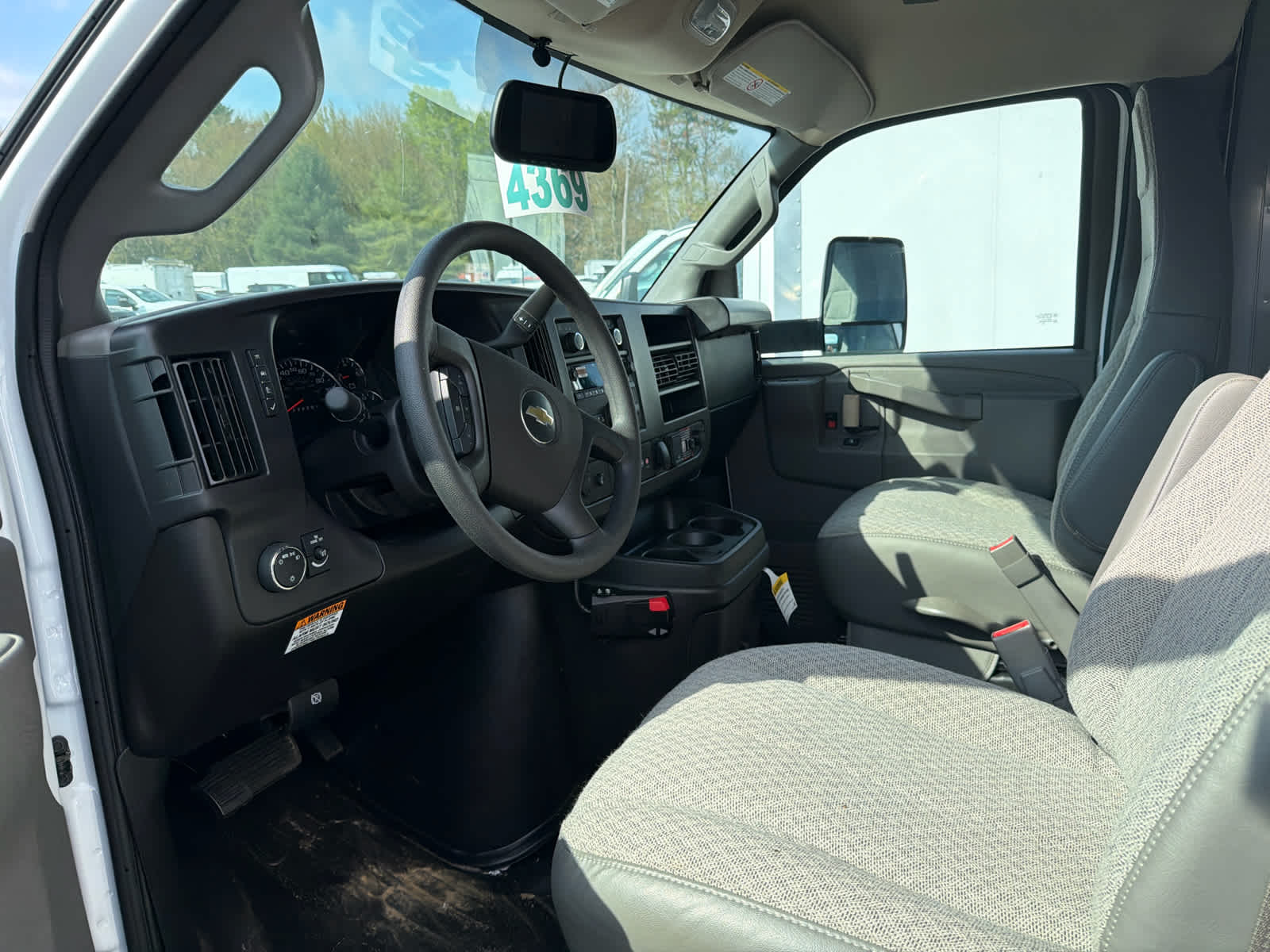 2025 Chevrolet Express Cutaway 4500 2WT
