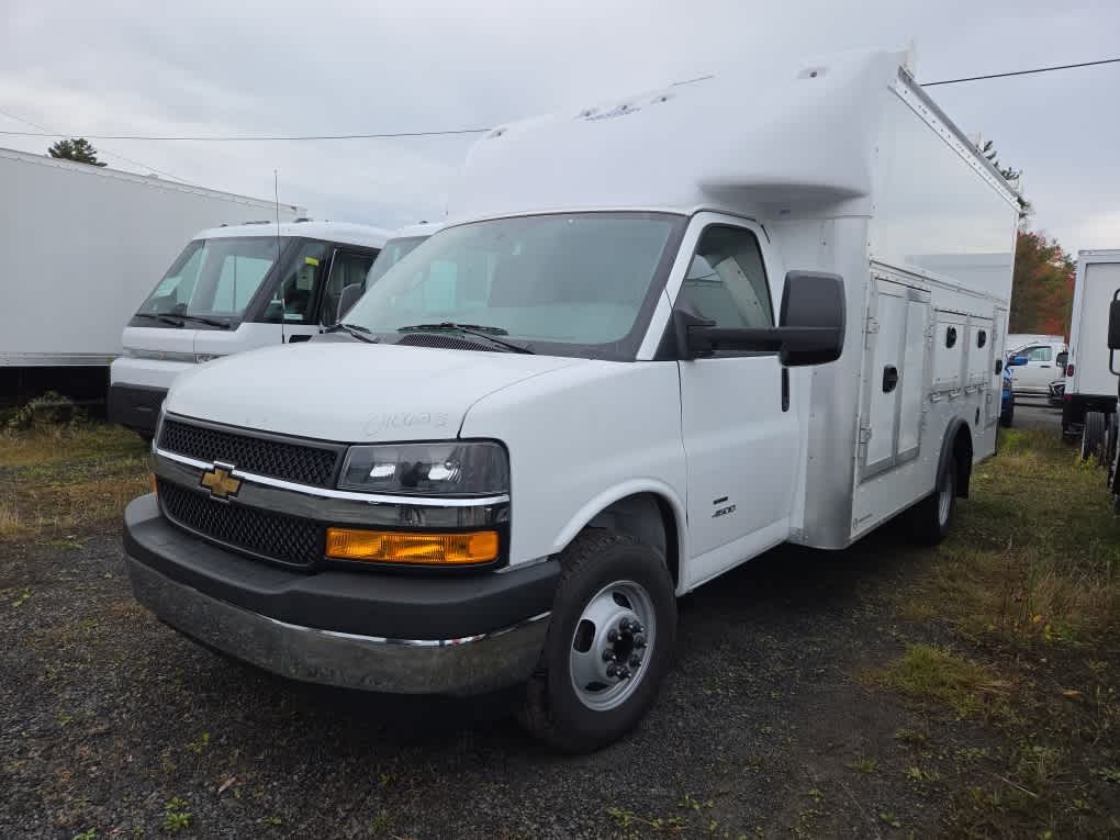 2026 Chevrolet Express Cutaway 4500 2WT