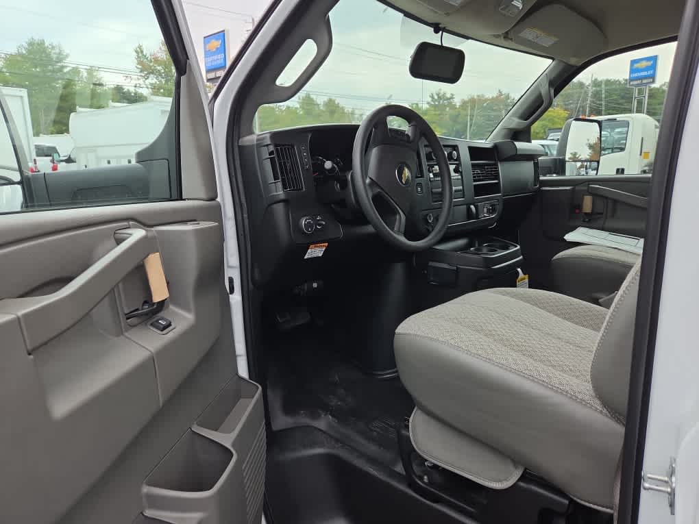 2026 Chevrolet Express Cutaway 4500 2WT