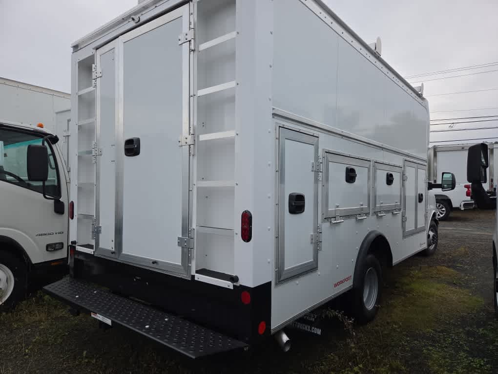 2026 Chevrolet Express Cutaway 4500 2WT