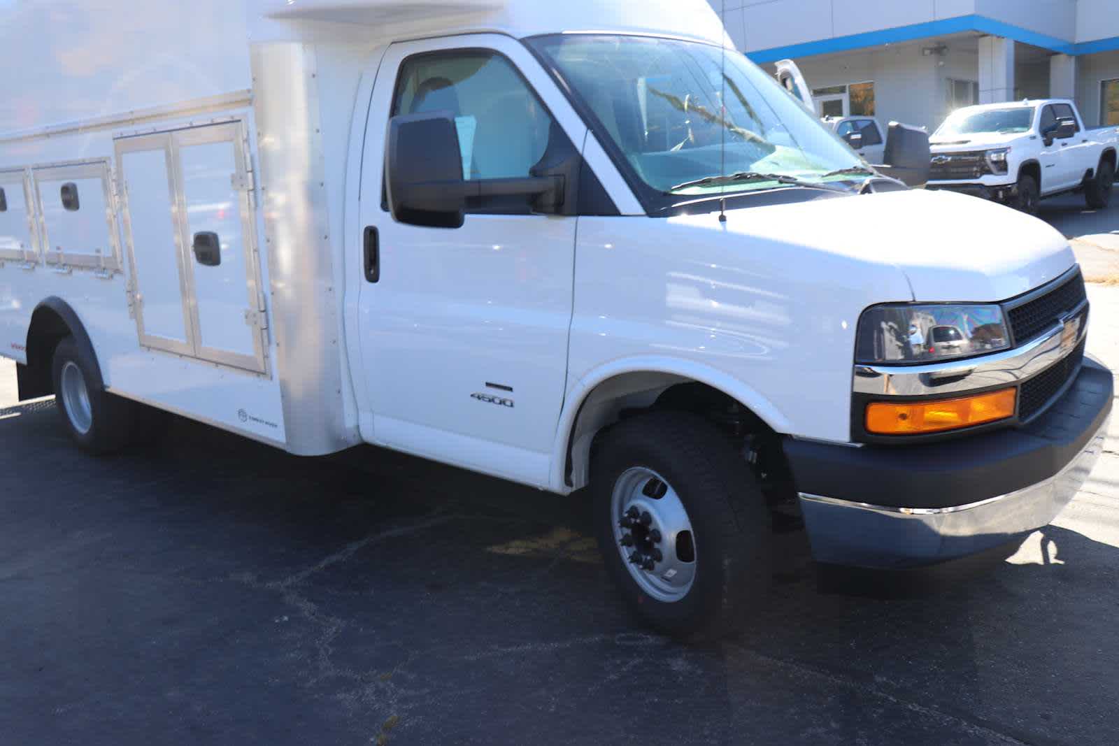 2026 Chevrolet Express Cutaway 4500 2WT