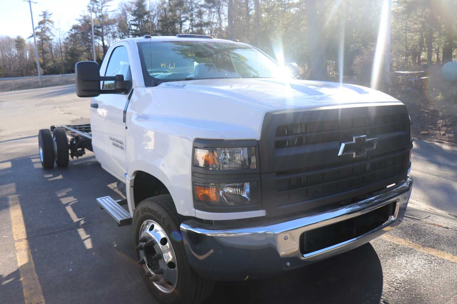 2024 Chevrolet Silverado 6500 HD Work Truck