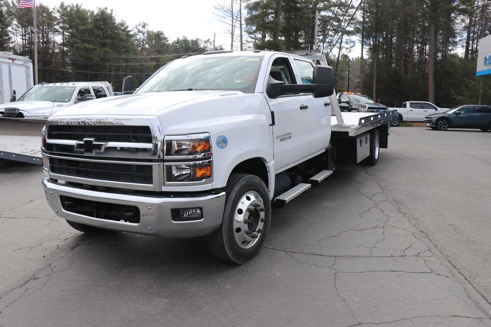 2024 Chevrolet Silverado 6500 HD Work Truck